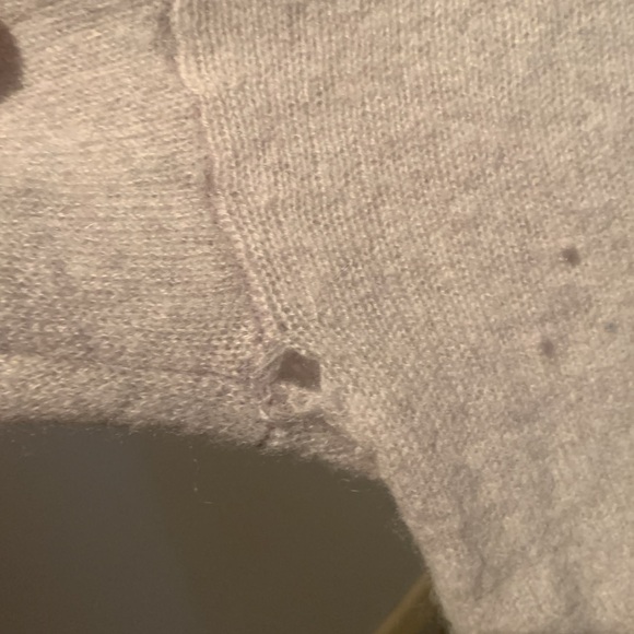 Beautiful Pure Ultra Soft Cream Cashmere V Neck Sweater Joie SZ Small 😍 - Picture 6 of 7